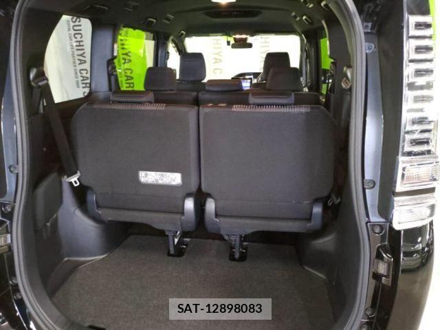Toyota VOXY 2017-12 7331054-24