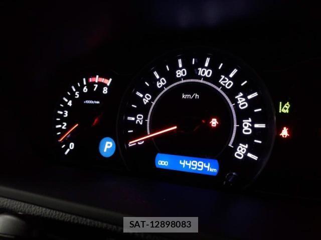 Toyota VOXY 2017-12 7331054-28