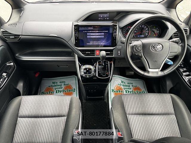 Toyota VOXY 2019-05 7331047-1