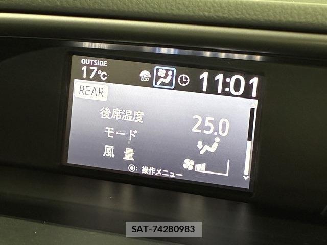 Toyota VOXY 2019-03 7331050-16
