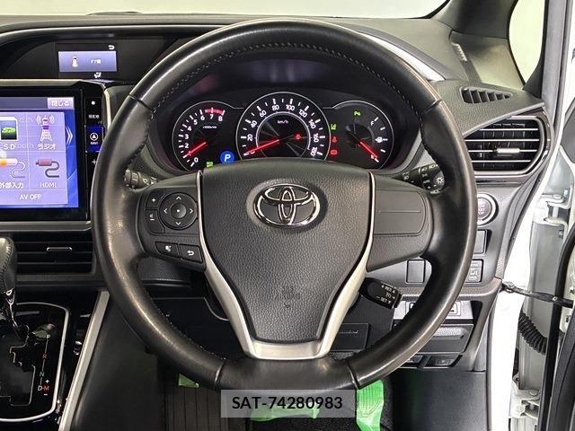 Toyota VOXY 2019-03 7331050-22