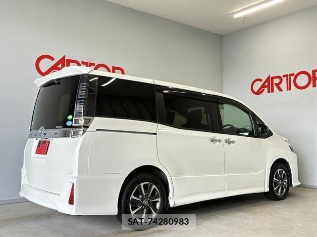 Toyota VOXY 2019-03 7331050-29
