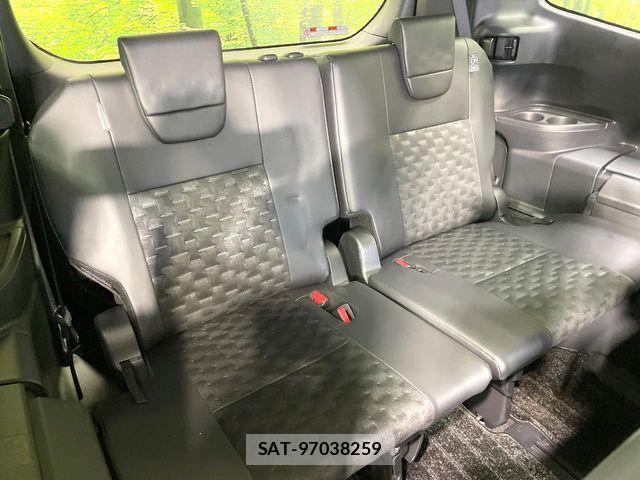 Toyota VOXY 2022-08 7331027-9