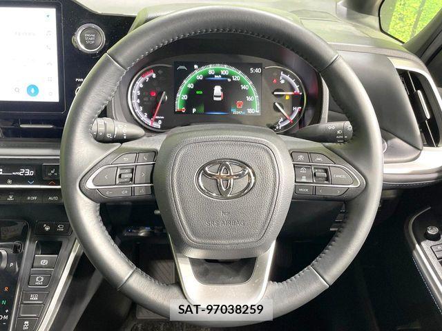 Toyota VOXY 2022-08 7331027-11