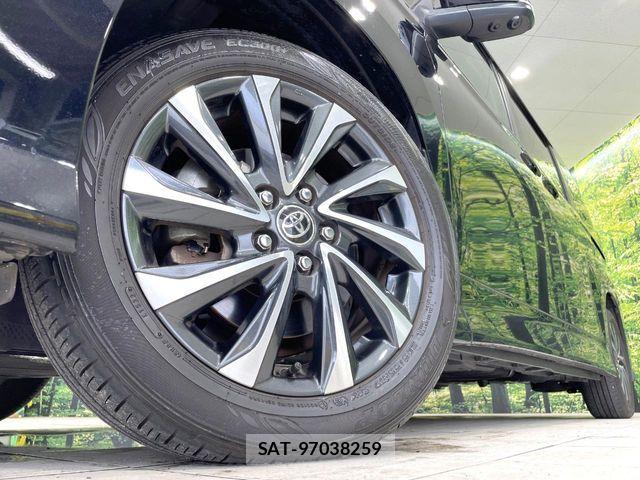 Toyota VOXY 2022-08 7331027-13