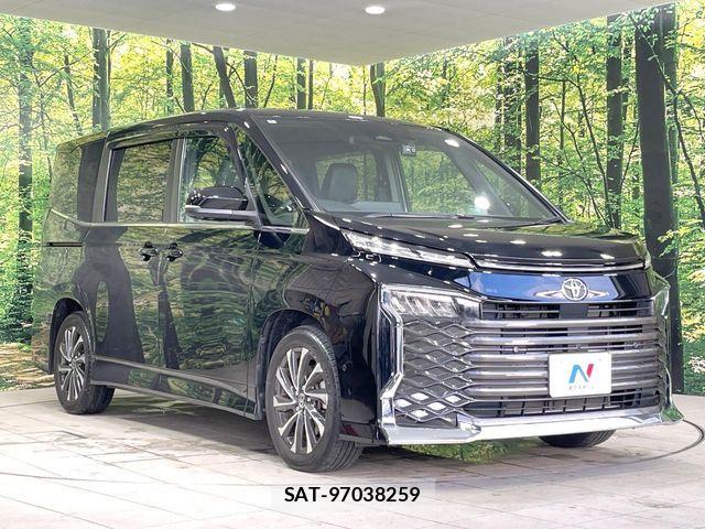 Toyota VOXY 2022-08 7331027-16