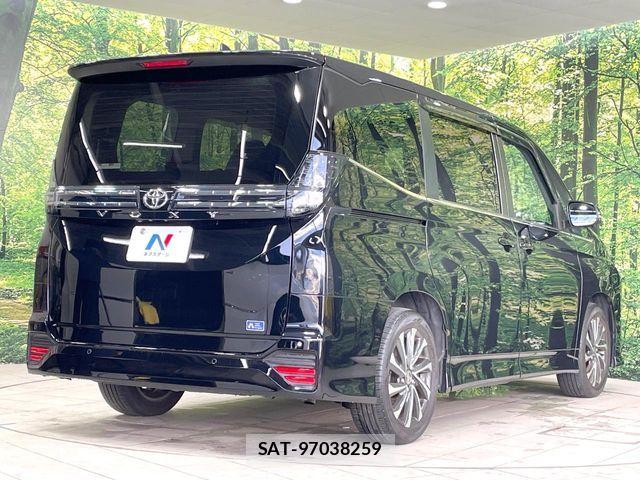 Toyota VOXY 2022-08 7331027-17