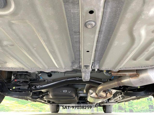 Toyota VOXY 2022-08 7331027-19