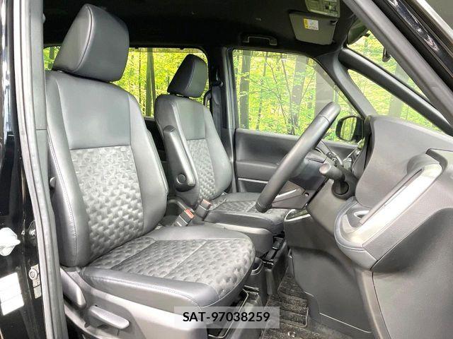 Toyota VOXY 2022-08 7331027-7