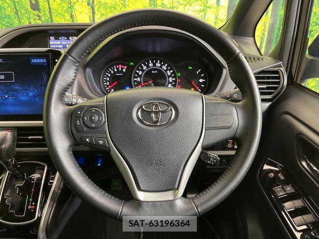 Toyota VOXY 2021-12 7331032-11