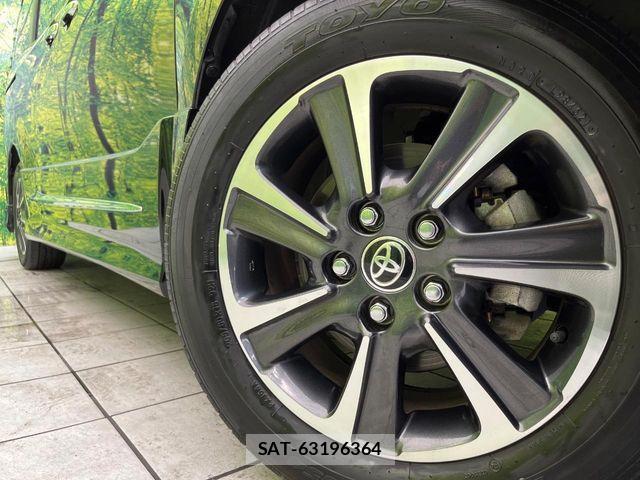 Toyota VOXY 2021-12 7331032-13