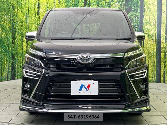 Toyota VOXY 2021-12 7331032-14