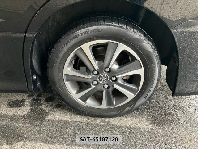 Toyota VOXY 2017-07 7331074-9