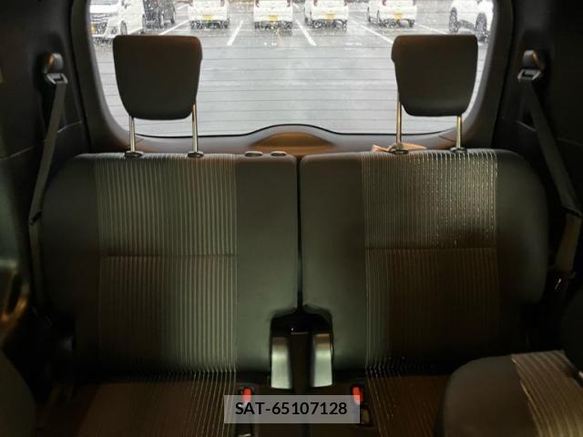 Toyota VOXY 2017-07 7331074-5