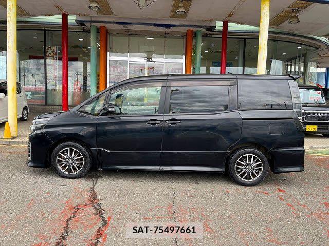 Toyota VOXY 2015-09 7331072-13
