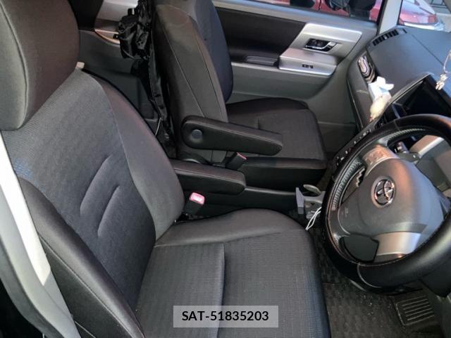 Toyota VOXY 2010-01 7331112-10