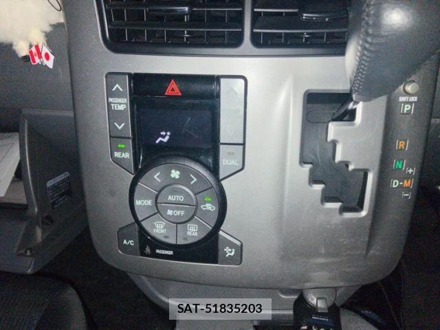 Toyota VOXY 2010-01 7331112-15