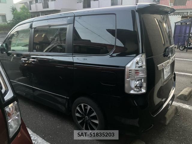 Toyota VOXY 2010-01 7331112-3