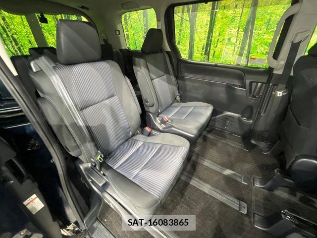 Toyota VOXY 2015-09 7331073-9