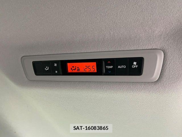 Toyota VOXY 2015-09 7331073-7
