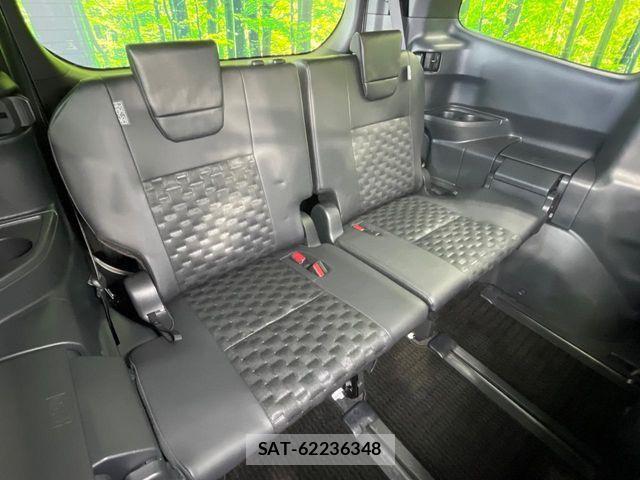 Toyota VOXY 2024-09 7331016-10
