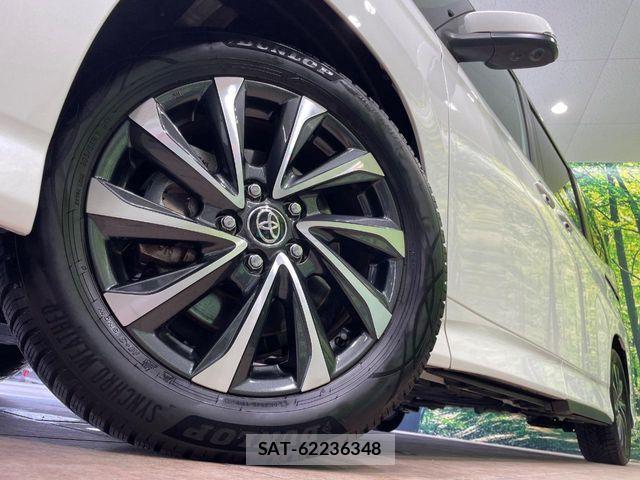 Toyota VOXY 2024-09 7331016-14