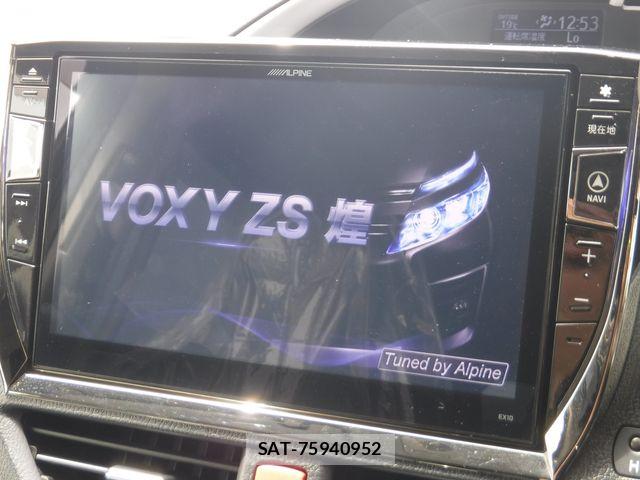 Toyota VOXY 2015-12 7331062-11