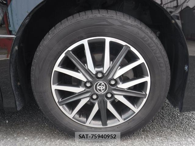 Toyota VOXY 2015-12 7331062-26