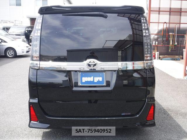 Toyota VOXY 2015-12 7331062-4