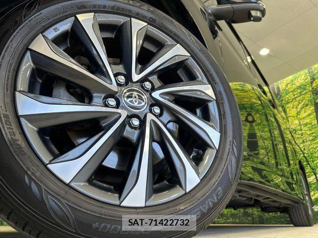 Toyota VOXY 2023-07 7331029-12
