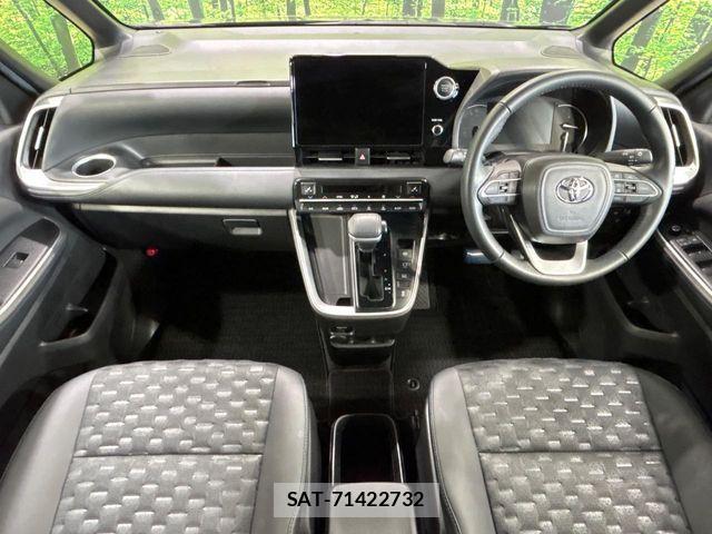 Toyota VOXY 2023-07 7331029-1