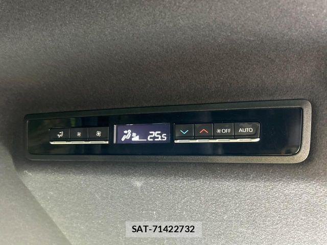 Toyota VOXY 2023-07 7331029-5