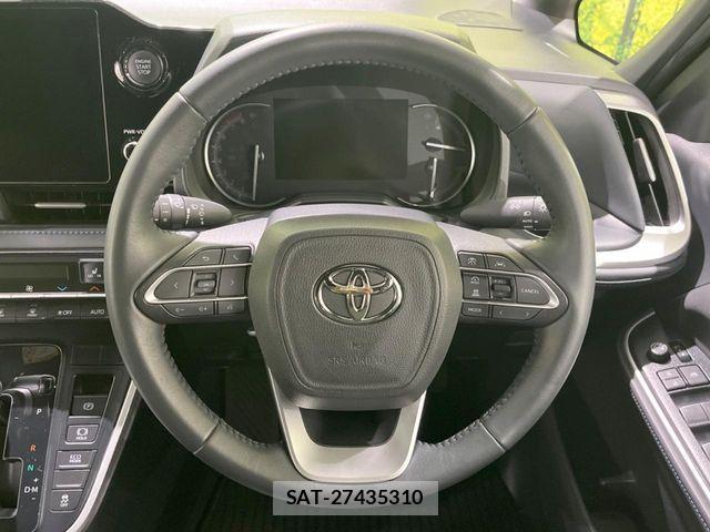 Toyota VOXY 2024-06 7331018-11