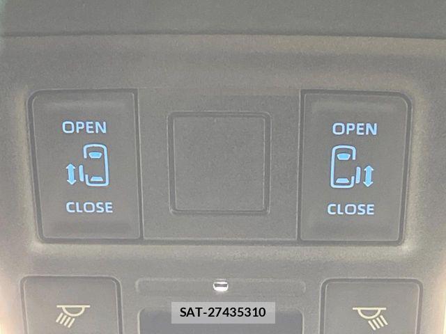 Toyota VOXY 2024-06 7331018-6