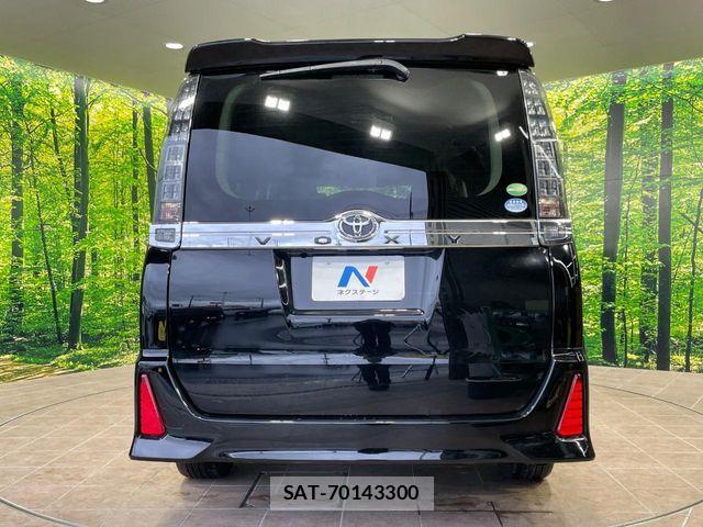 Toyota VOXY 2014-01 7331060-15
