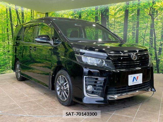 Toyota VOXY 2014-01 7331060-16