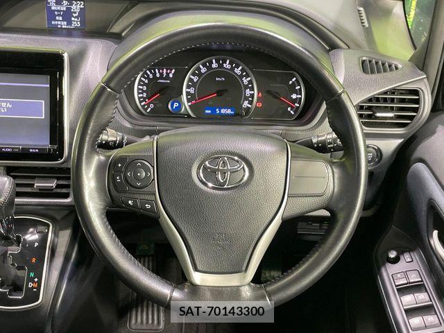 Toyota VOXY 2014-01 7331060-7