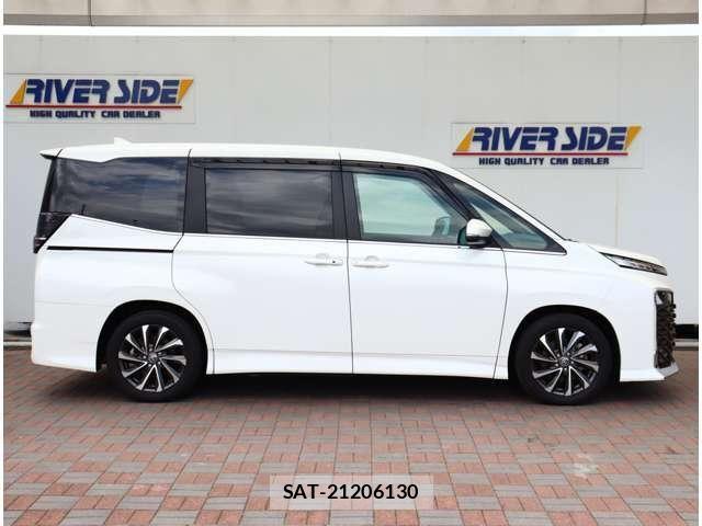 Toyota VOXY 2024-03 7331010-4