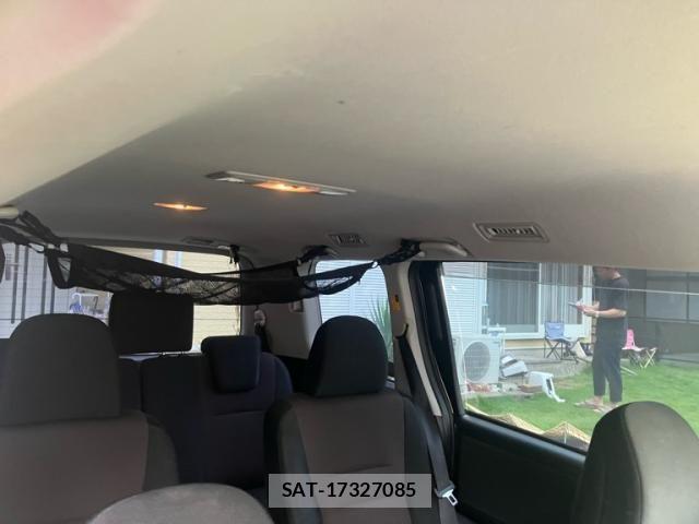 Toyota VOXY 2013-12 7331104-10