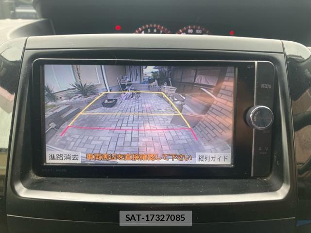 Toyota VOXY 2013-12 7331104-17