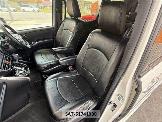 Toyota VOXY 2019-10 7331056-16