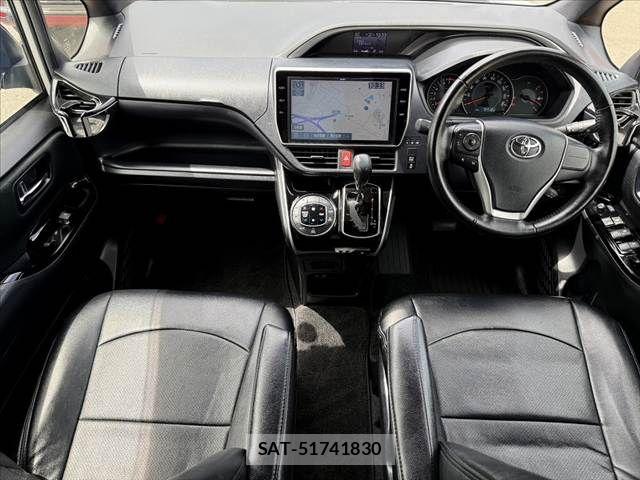 Toyota VOXY 2019-10 7331056-1
