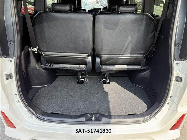 Toyota VOXY 2019-10 7331056-21