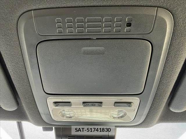 Toyota VOXY 2019-10 7331056-24