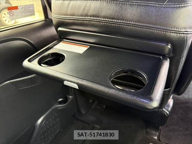 Toyota VOXY 2019-10 7331056-28
