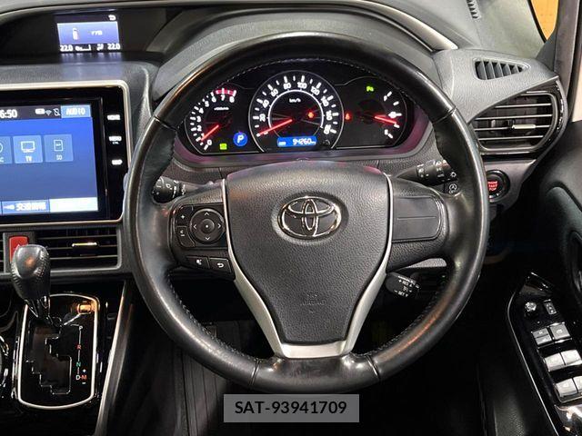 Toyota VOXY 2019-09 7360405-11