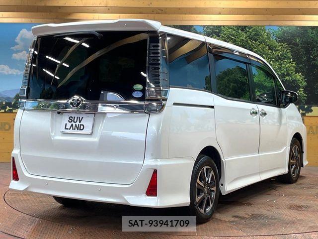 Toyota VOXY 2019-09 7360405-17