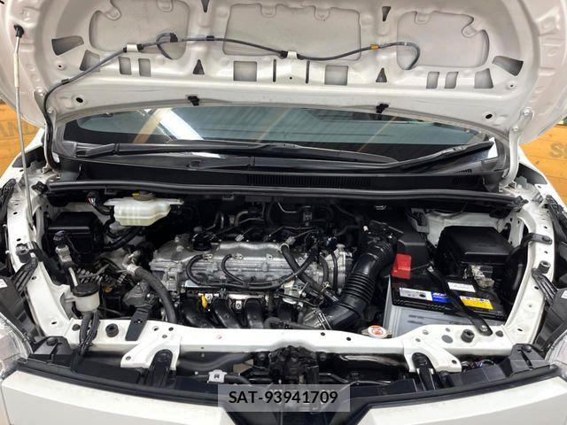 Toyota VOXY 2019-09 7360405-18
