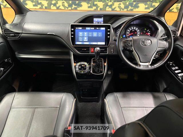 Toyota VOXY 2019-09 7360405-1