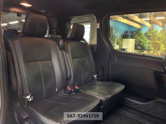 Toyota VOXY 2019-09 7360405-8
